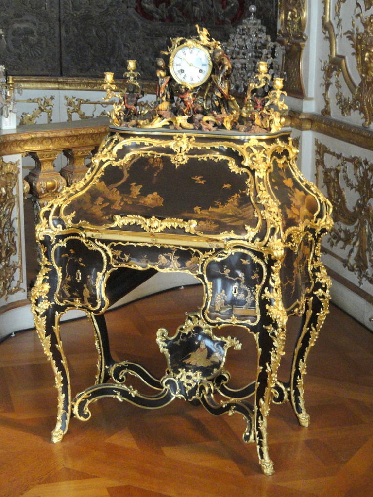 ESCRITORIO. B. VAN RISAMBURGH. Münchner Residenz (1737)