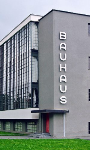 EDIFICIO DE LA BAUHAUS EN DESSAU ENTRE 1925 Y 1932