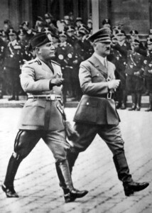 HITLER Y MUSSOLINI EN 1937