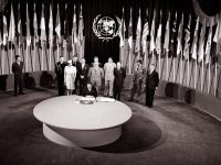 FIRMA DE LA CARTA FUNDACIONAL DE LA ONU EL 26 DE JUNIO DE 1945