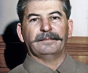 SECREATARIO GENERAL DEL PCUS ENTRE 1922 Y 1952 Y PRESIDENTE DEL CONSEJO DE MINISTROS ENTRE 1941 Y 1953 STALIN